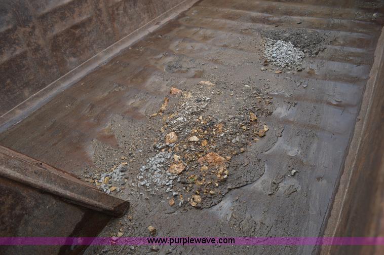 image for item G3607 1999 International 4900 dump truck