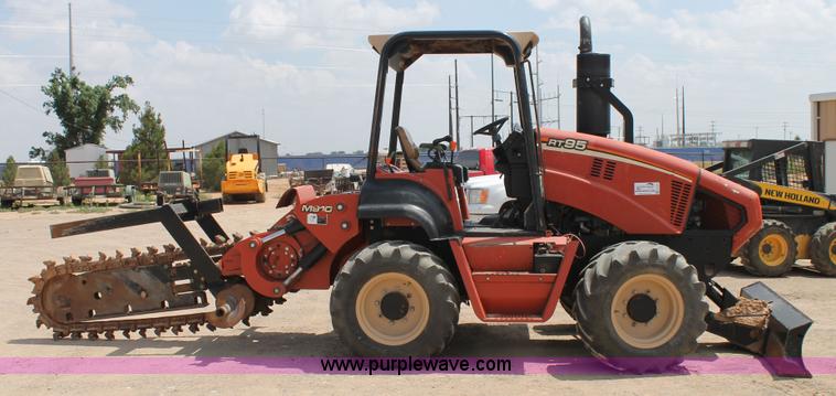 image for item H1501 2011 Ditch Witch RT95 trencher