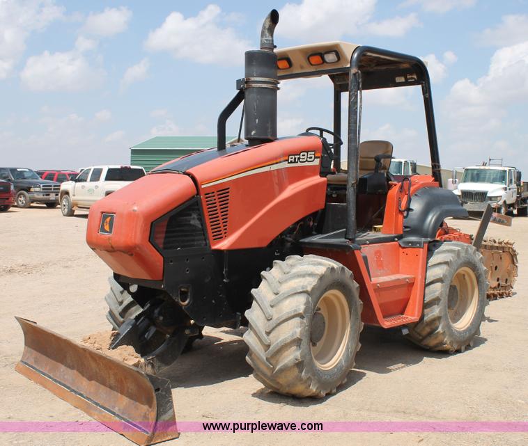 image for item H1501 2011 Ditch Witch RT95 trencher
