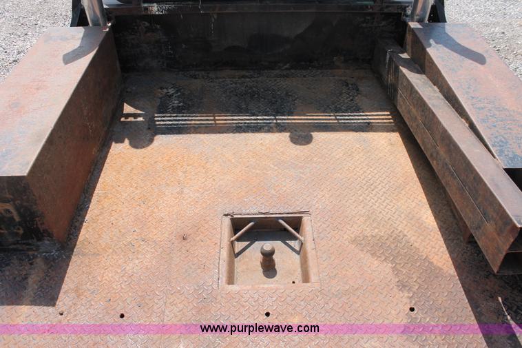 image for item H5794 1999 Ford F350 Super Duty XL Crew Cab flatbed pickup truck