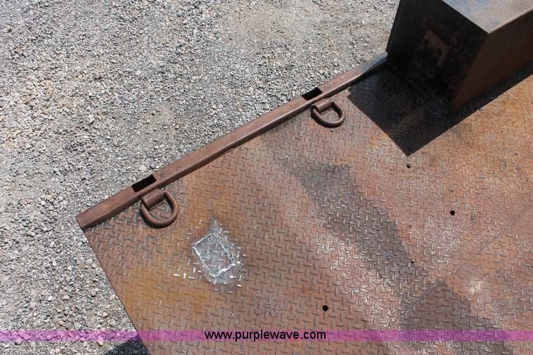 image for item H5794 1999 Ford F350 Super Duty XL Crew Cab flatbed pickup truck