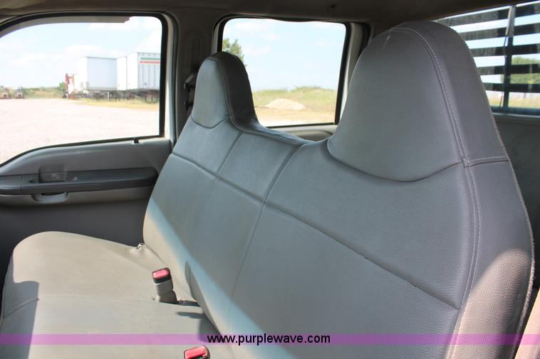 image for item H5798 2000 Ford F350 Super Duty XL Crew Cab flatbed pickup truck