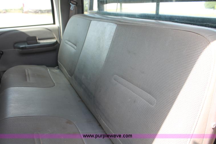 image for item H5798 2000 Ford F350 Super Duty XL Crew Cab flatbed pickup truck