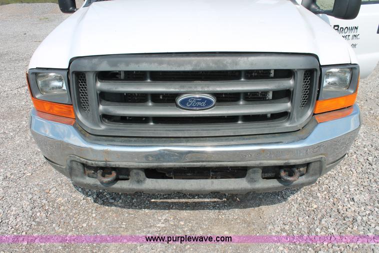 image for item H5798 2000 Ford F350 Super Duty XL Crew Cab flatbed pickup truck