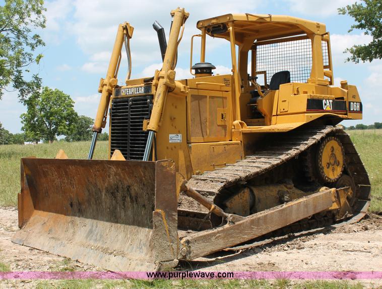 image for item H5800 1989 Caterpillar D6H dozer