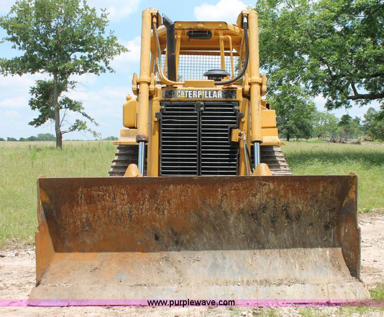 image for item H5800 1989 Caterpillar D6H dozer