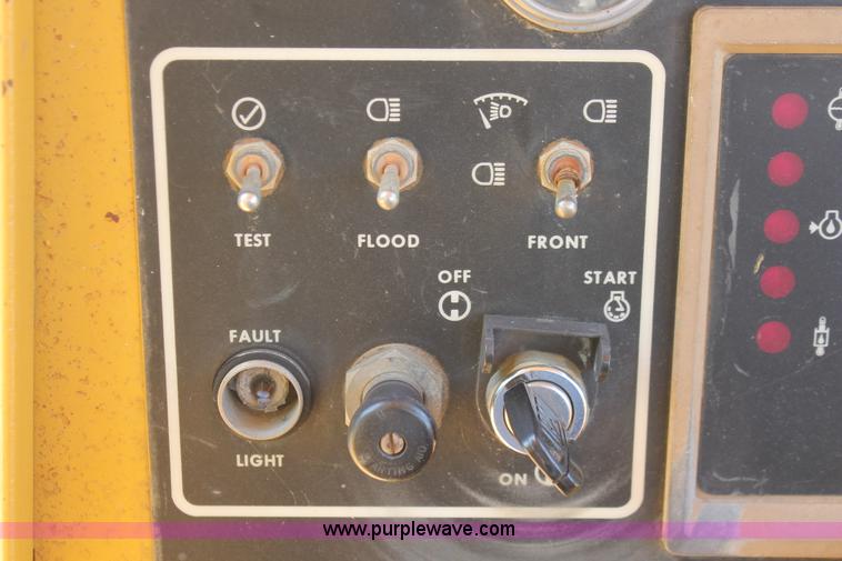 image for item H5800 1989 Caterpillar D6H dozer