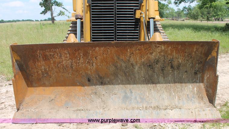 image for item H5800 1989 Caterpillar D6H dozer
