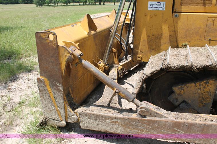 image for item H5800 1989 Caterpillar D6H dozer