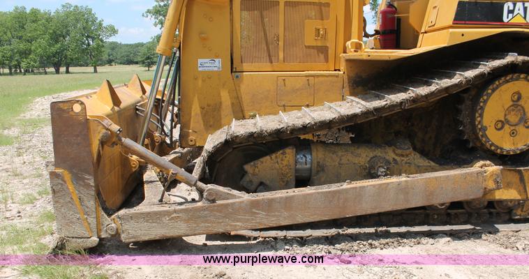 image for item H5800 1989 Caterpillar D6H dozer