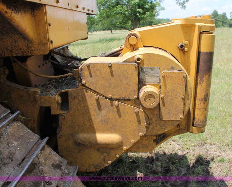 image for item H5800 1989 Caterpillar D6H dozer