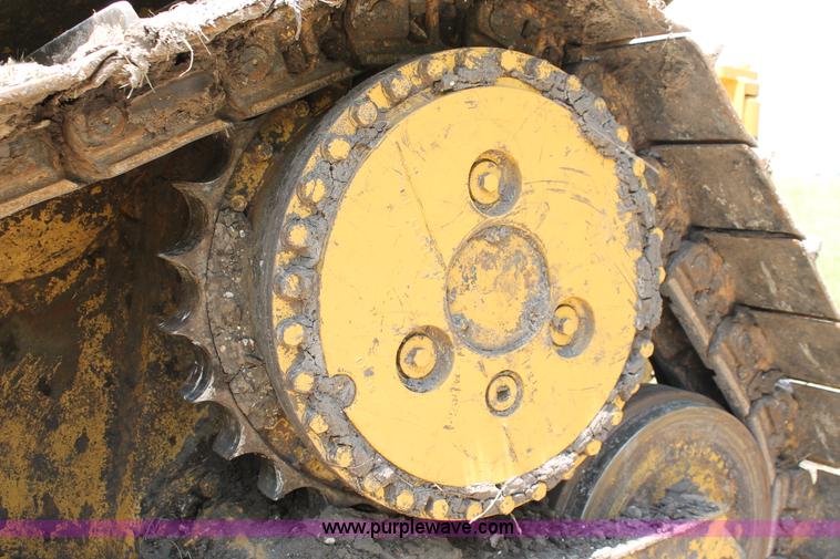 image for item H5800 1989 Caterpillar D6H dozer