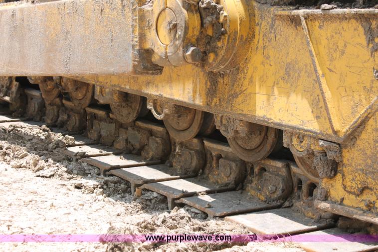 image for item H5800 1989 Caterpillar D6H dozer