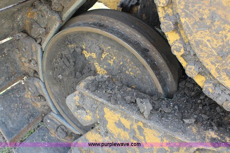 image for item H5800 1989 Caterpillar D6H dozer