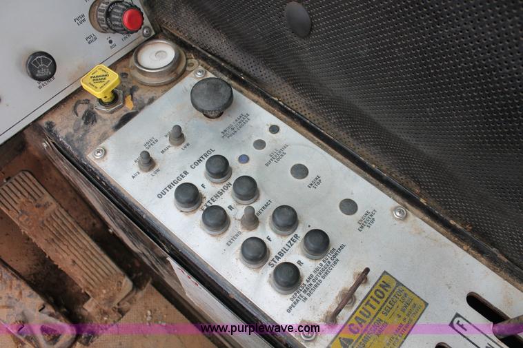 image for item H5841 1997 Grove RT750 rough terrain crane