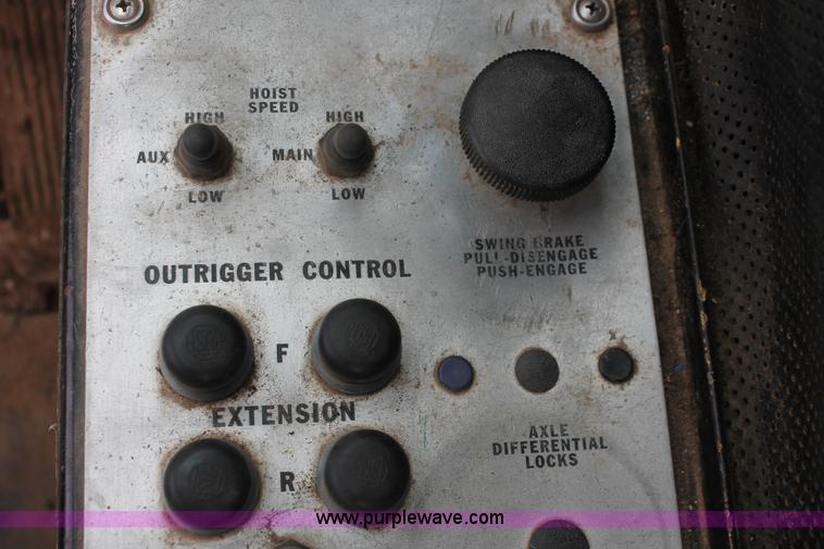 image for item H5841 1997 Grove RT750 rough terrain crane