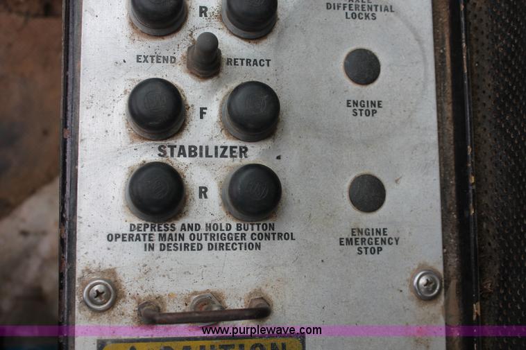 image for item H5841 1997 Grove RT750 rough terrain crane