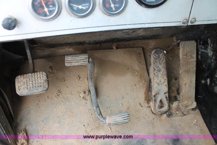 image for item H5841 1997 Grove RT750 rough terrain crane