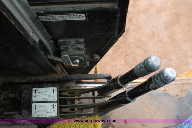 image for item H5841 1997 Grove RT750 rough terrain crane