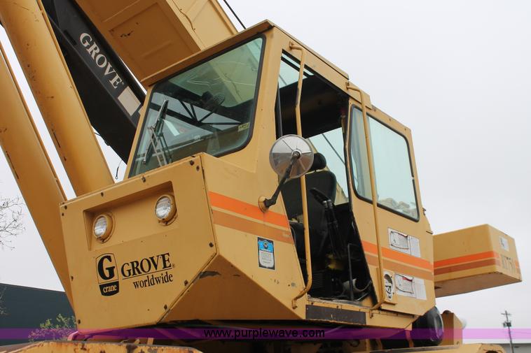 image for item H5841 1997 Grove RT750 rough terrain crane