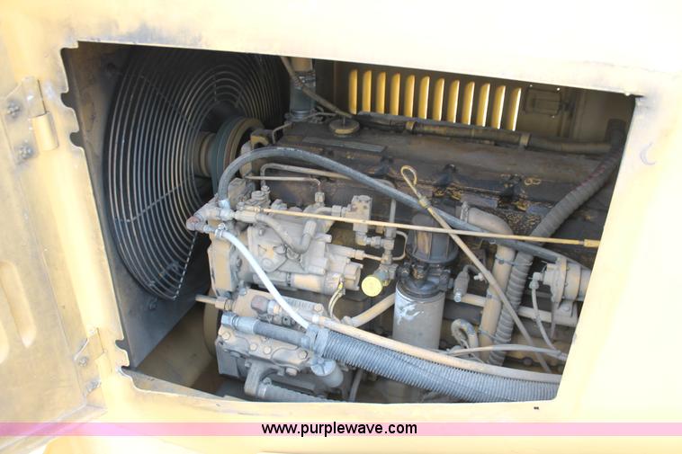 image for item H5841 1997 Grove RT750 rough terrain crane