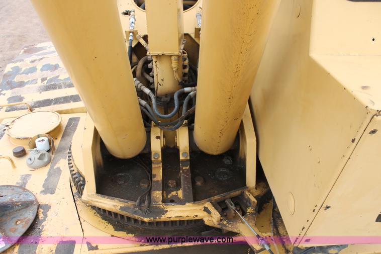image for item H5841 1997 Grove RT750 rough terrain crane