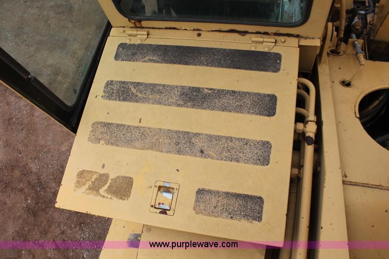 image for item H5841 1997 Grove RT750 rough terrain crane