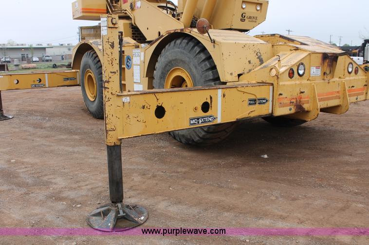 image for item H5841 1997 Grove RT750 rough terrain crane