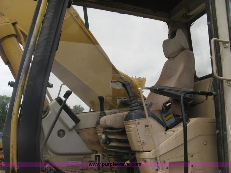 image for item H8534 1994 Caterpillar 325L excavator