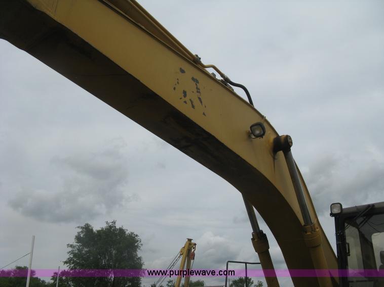 image for item H8534 1994 Caterpillar 325L excavator