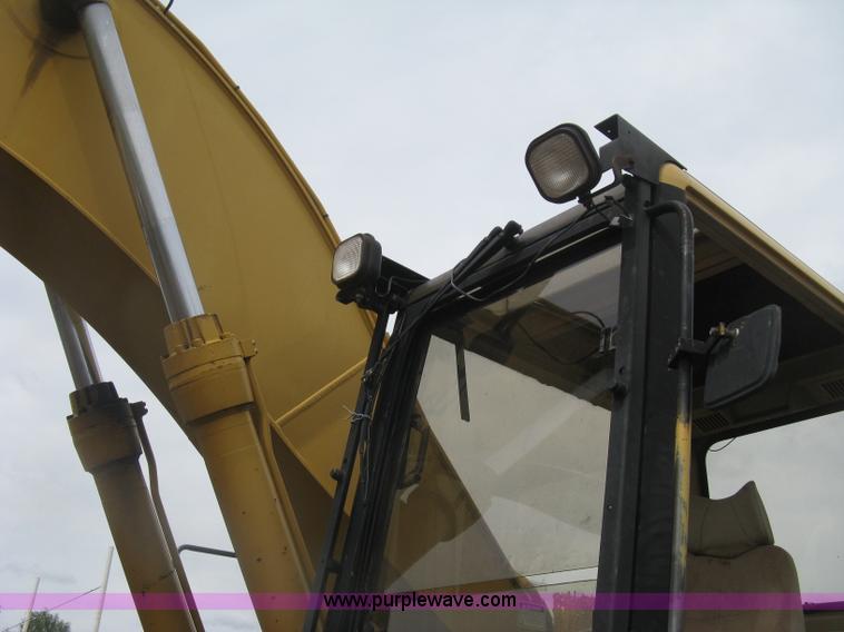 image for item H8534 1994 Caterpillar 325L excavator