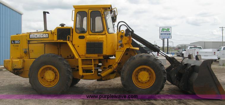 image for item H8535 Michigan L90 wheel loader