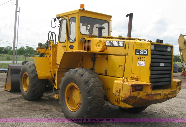 image for item H8535 Michigan L90 wheel loader