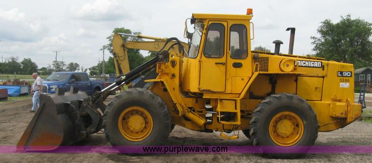 image for item H8535 Michigan L90 wheel loader