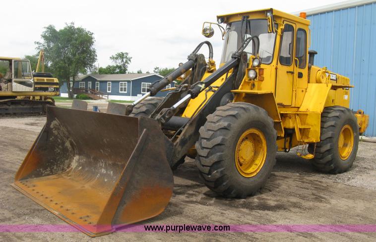 image for item H8535 Michigan L90 wheel loader