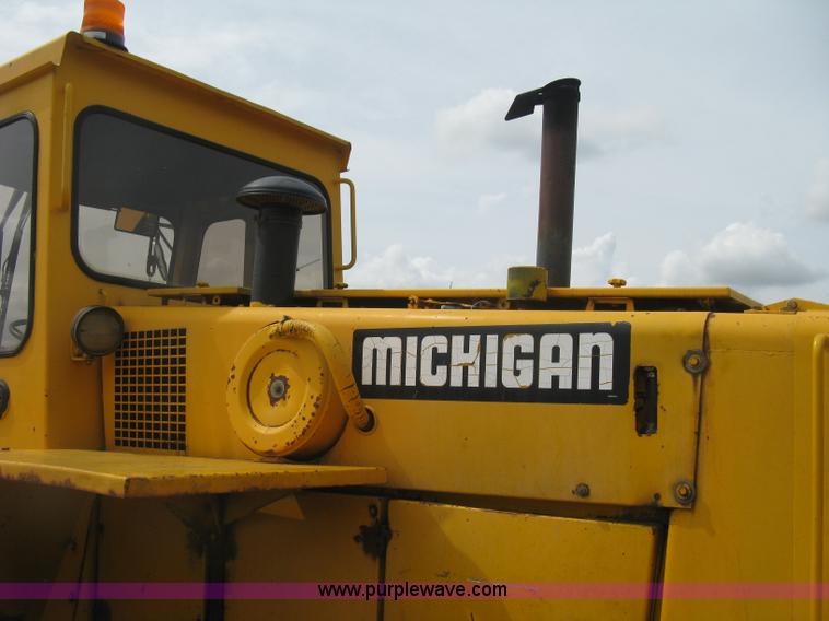 image for item H8535 Michigan L90 wheel loader