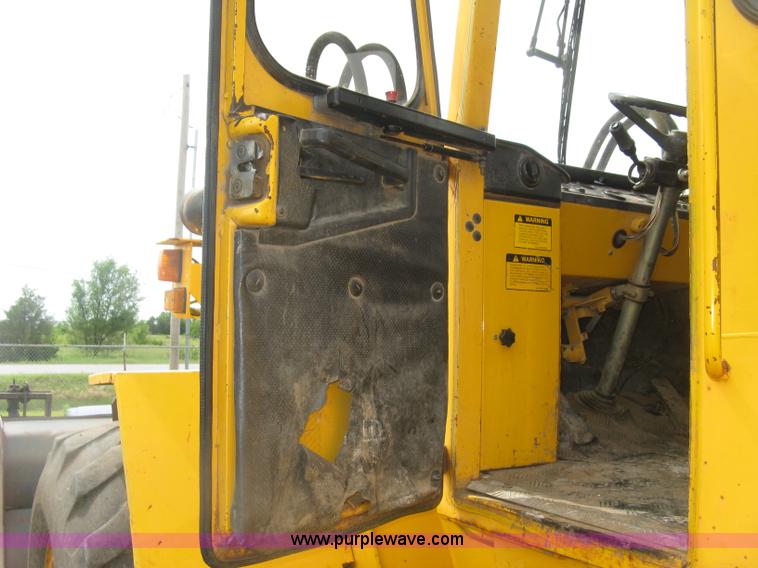 image for item H8535 Michigan L90 wheel loader