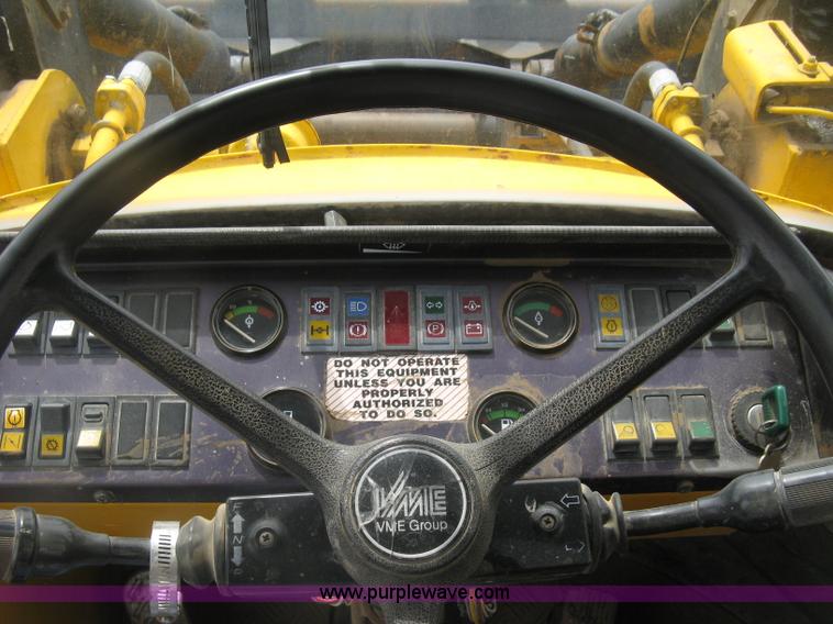 image for item H8535 Michigan L90 wheel loader