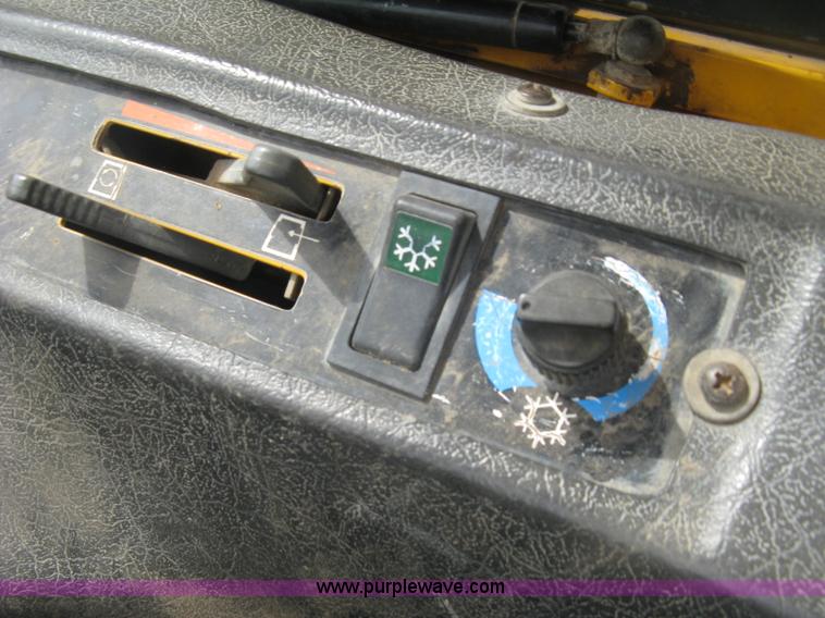 image for item H8535 Michigan L90 wheel loader