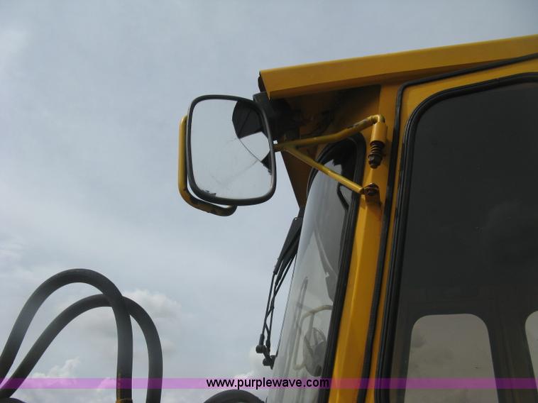 image for item H8535 Michigan L90 wheel loader