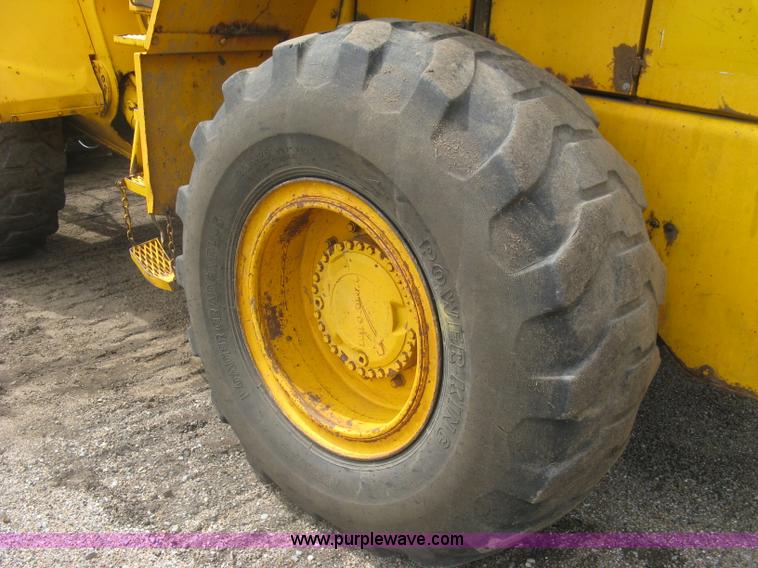 image for item H8535 Michigan L90 wheel loader