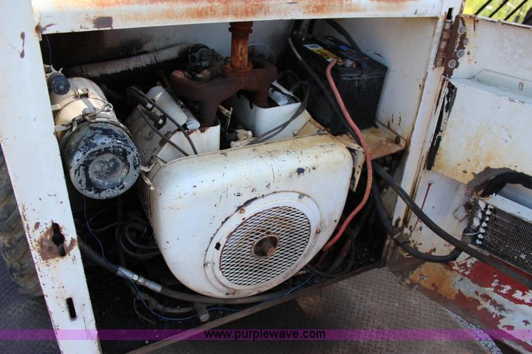 image for item I1662 1979 Bobcat 630 skid steer