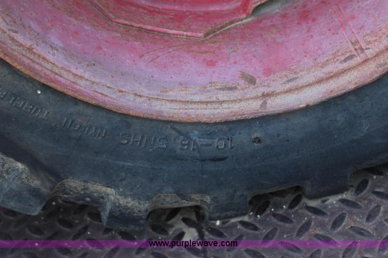 image for item I1662 1979 Bobcat 630 skid steer