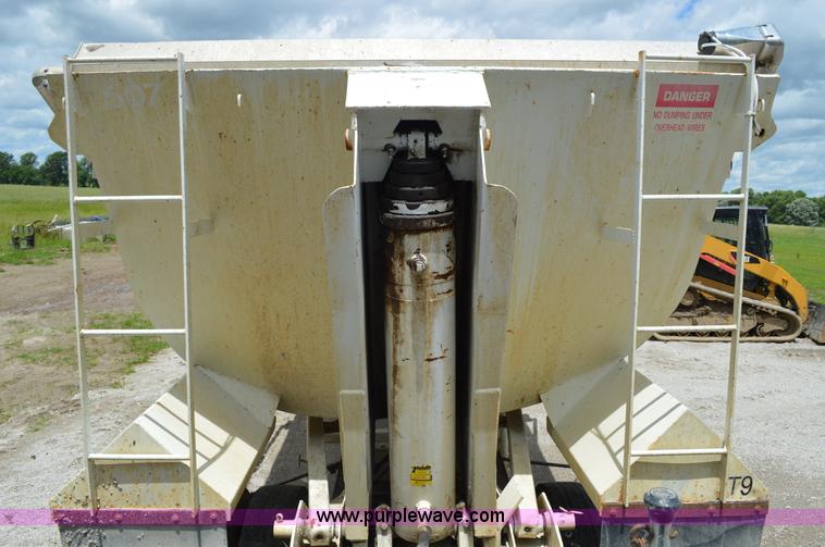 image for item I4520 1996 Western dump bed trailer