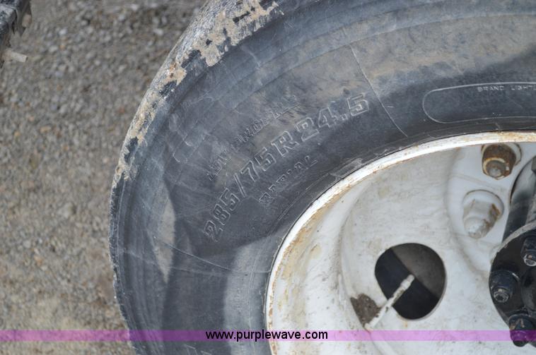 image for item I4521 1993 Peterbilt 378 semi truck