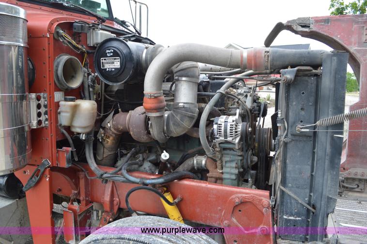 image for item I4521 1993 Peterbilt 378 semi truck