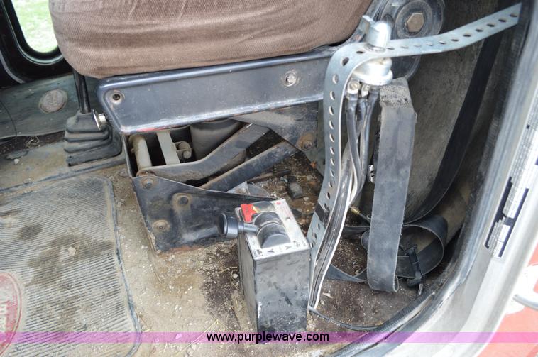 image for item I4521 1993 Peterbilt 378 semi truck