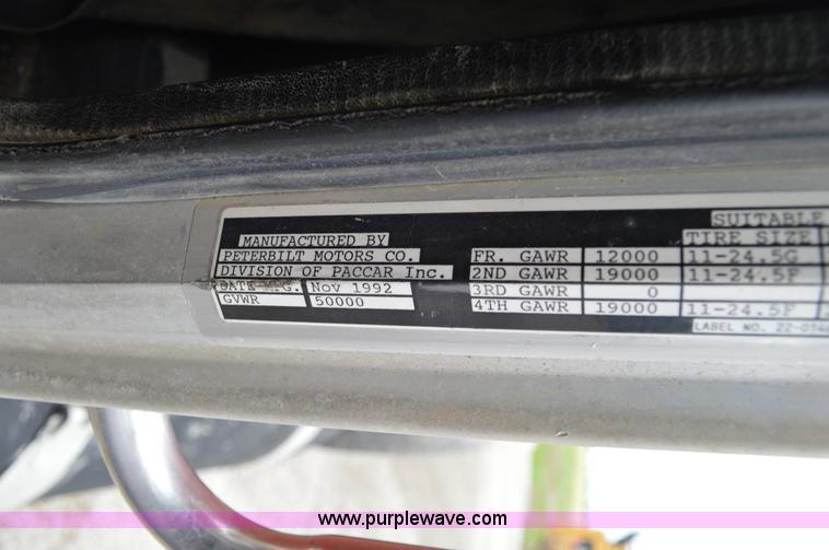 image for item I4521 1993 Peterbilt 378 semi truck