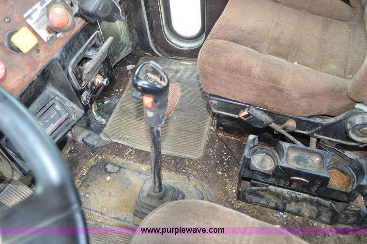 image for item I4521 1993 Peterbilt 378 semi truck