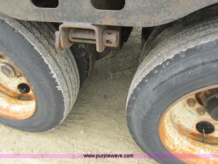 image for item J1767 1995 Trail King TK70MG-482 equipment trailer